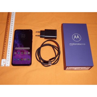 Motorola one zoom