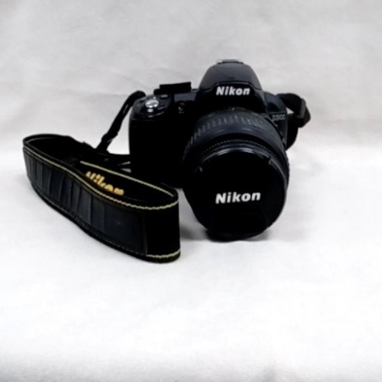 NIKON D3100