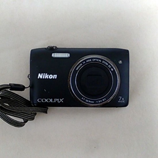 NIKON S3500