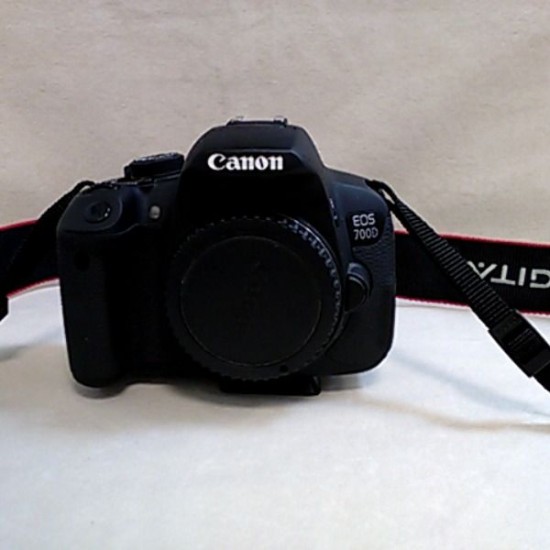 CANON EOS 700D