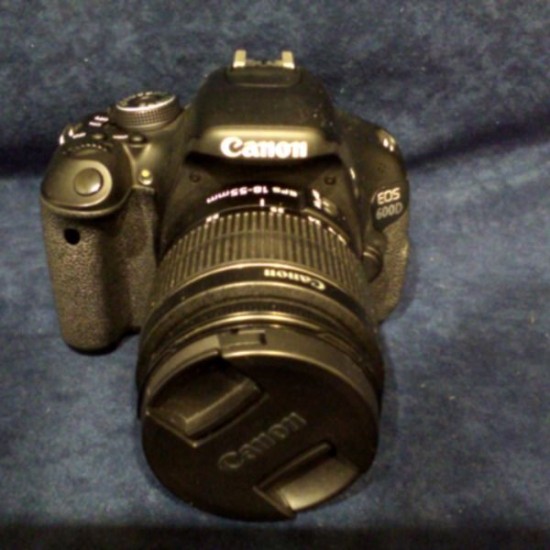 CANON EOS 600D