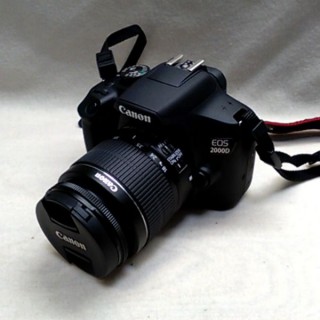 CANON EOS 2000D