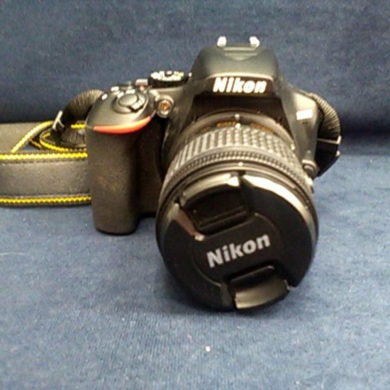 NIKON D3500