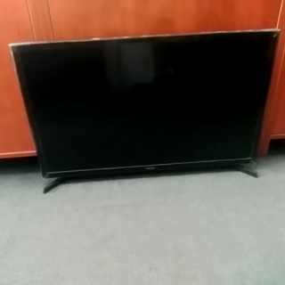 SAMSUNG UE32J4000