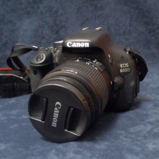 CANON EOS 600D