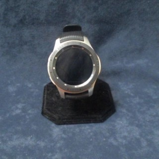 SAMSUNG SM-R800