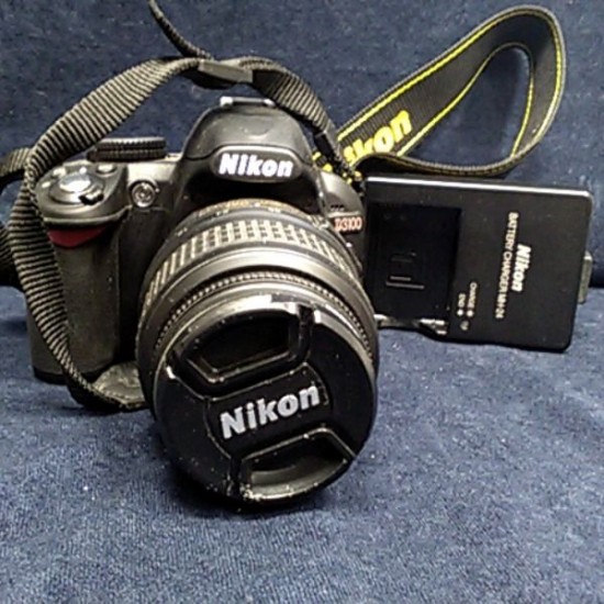 NIKON D3100