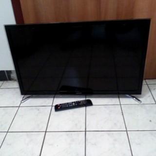 SAMSUNG UE32H4500