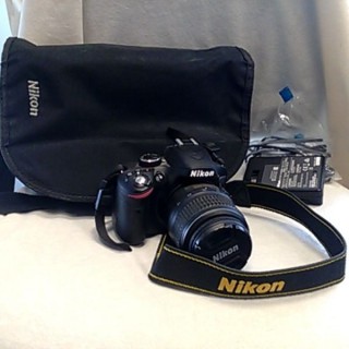 NIKON D3200