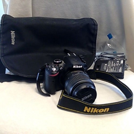 NIKON D3200