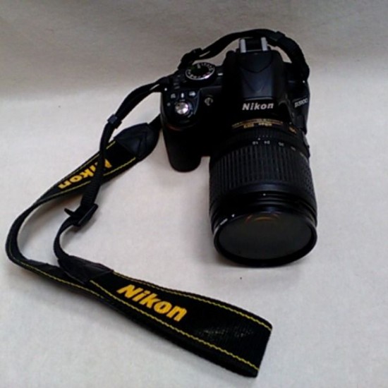 NIKON D3100